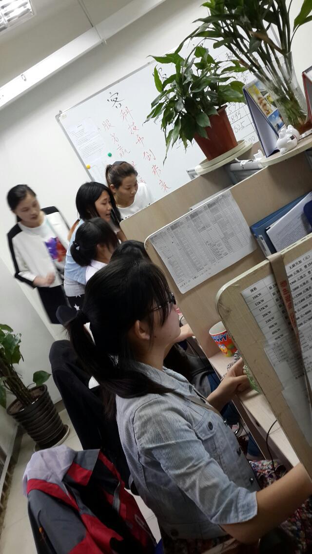 伊藤動力員工工作中